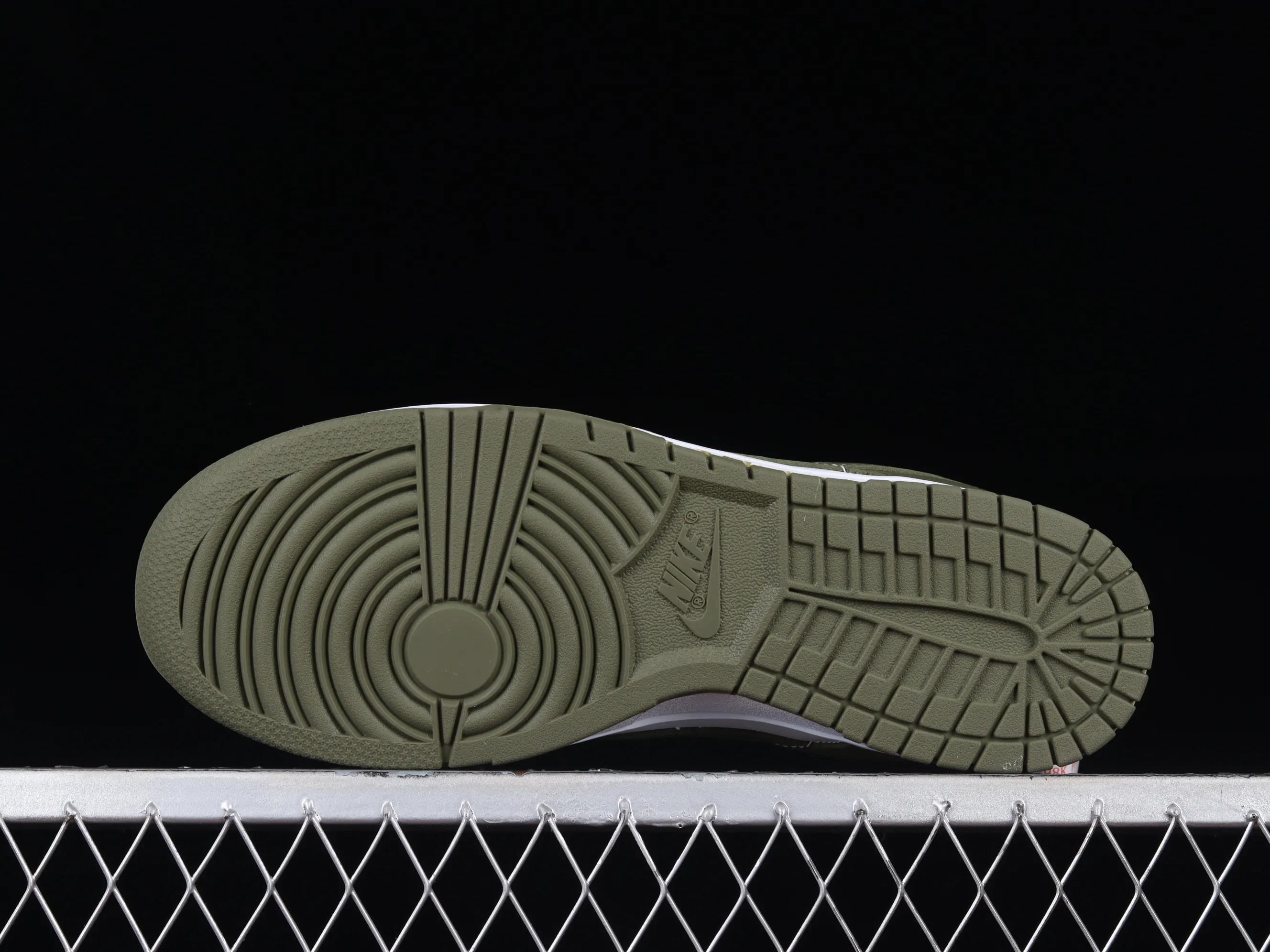 All categories Nk SB Dunk series Nk SB Dunk Low low-top sneakers M version pure original Nk Dunk Low olive green SB smashed backboard fashion casual sneakers DD1503-120